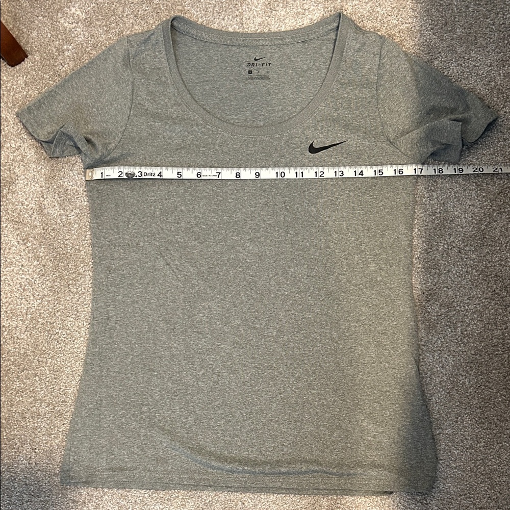 Nike Women's Heather Gray Short Sleeve Tee